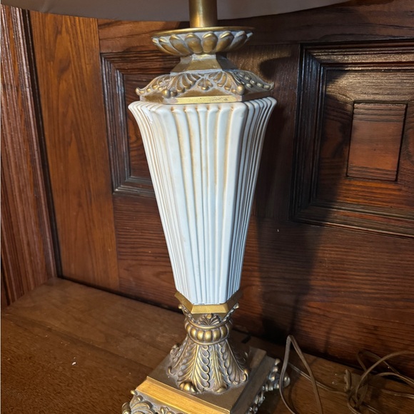 Ceramic and gold table lamp - Picture 2 of 4